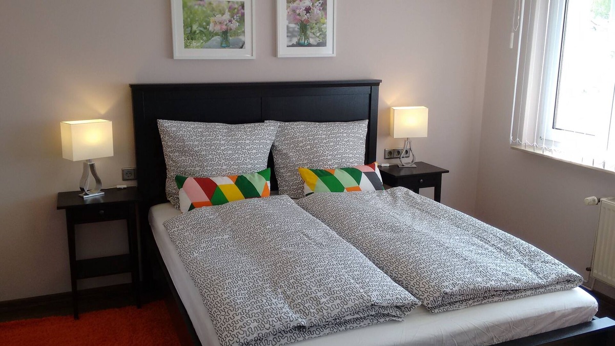 Leutzsch Apartment | Two room ground floor apartment wi-fi