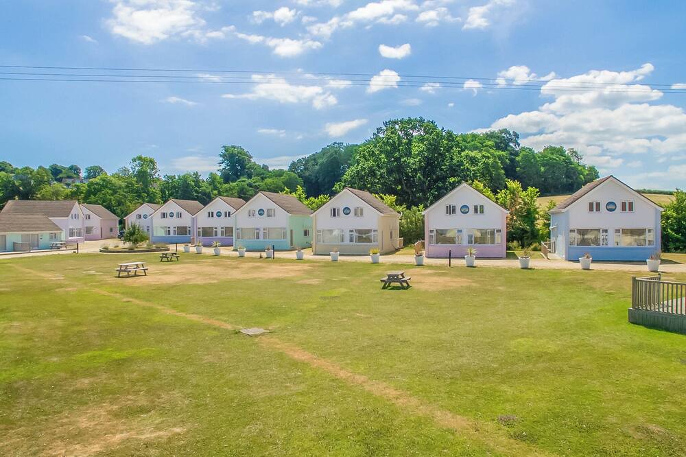 Seaview Cottage | Two-storey detached cottage for up to 8 guests.