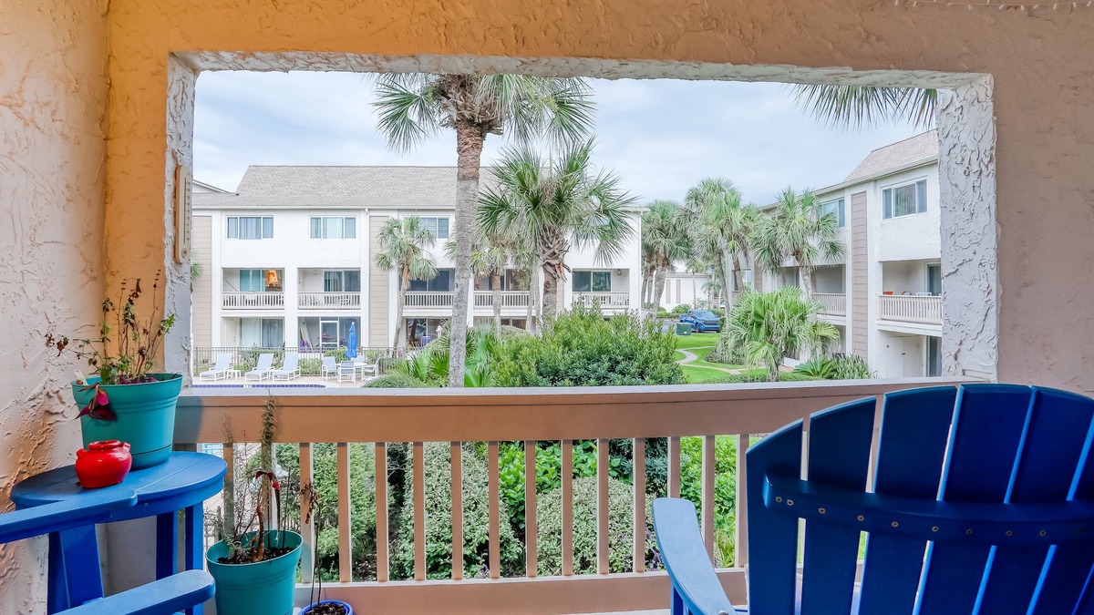 Crescent Beach Condo | Two-story condo with balcony, WiFi, W/D, AC, 2 pools, & tennis - steps to beach