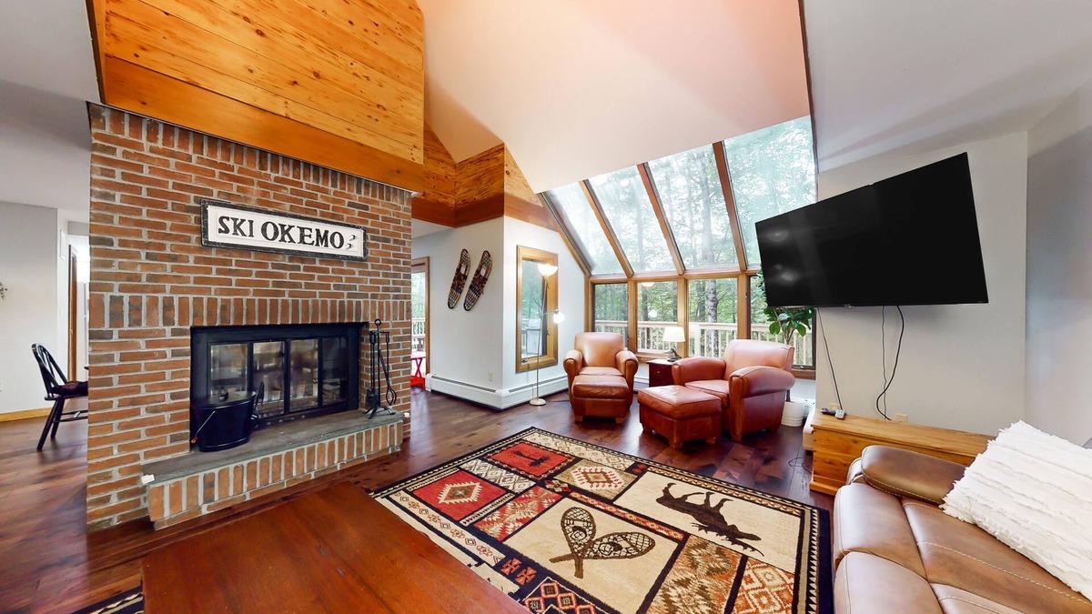 Ludlow Condo | Two-story condo with forest views, Echo Lake beach access, pool, dock & tennis