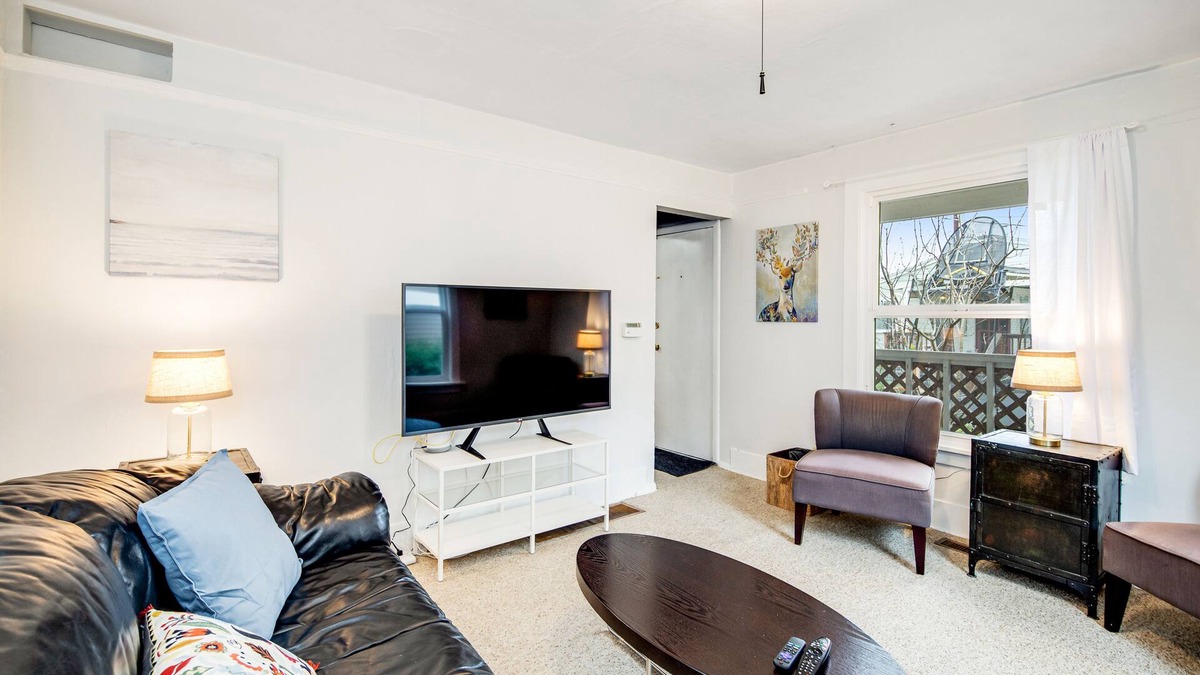 Queen Anne Cottage | Two-Story, Family-Friendly Home near Downtown Seattle w/Free WiFi & Washer/Dryer