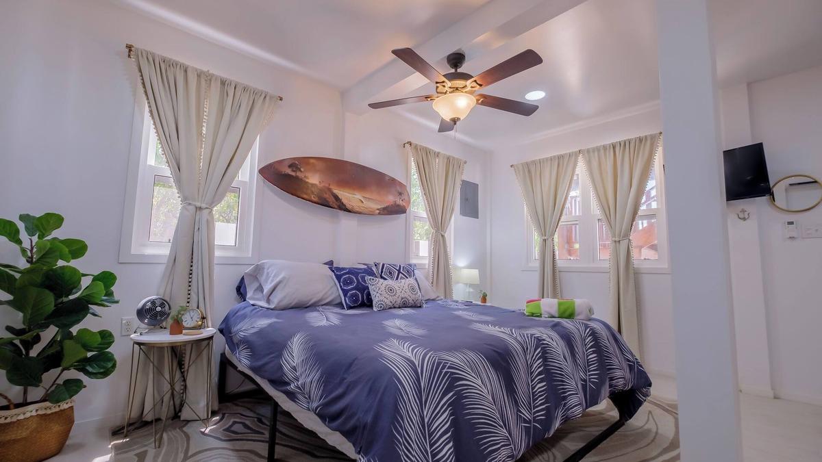 Caye Caulker Apartment | Two story house with king size bed in beautiful Caye Caulker