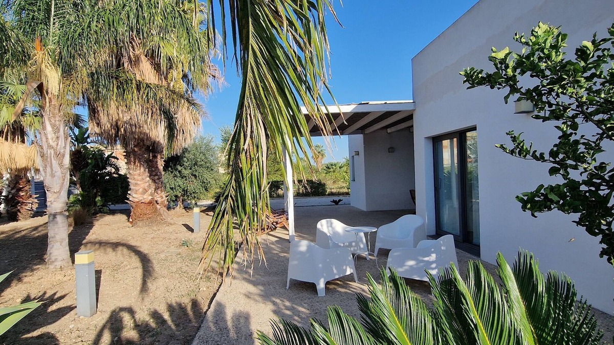 Contrada Fiori Sud Villa | Two-story villa with garden a stone's throw from the sea