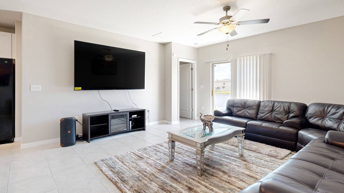 Sun City Center House | Two-story waterfront retreat with a full kitchen, central AC, & washer/dryer