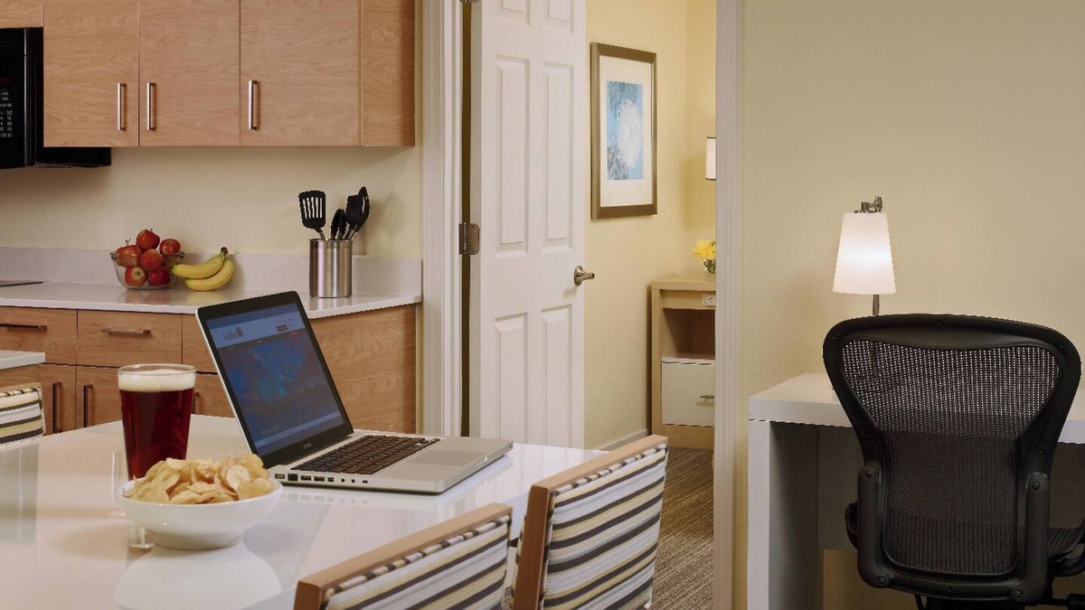 Somerset Hotel | Two Suites with Full Kitchen, Pool & Gym Close to Rutgers University