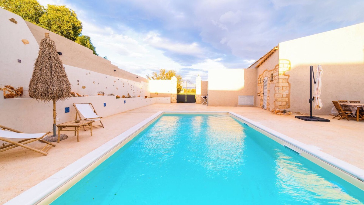 Menfi Villa | Two units, luxury, pool, seascape, vegetable garden
