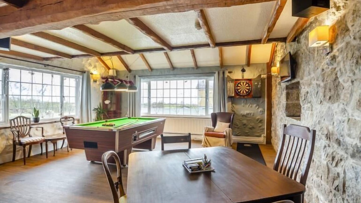 Moelfre Hotel | Ty Dderw Country Inn