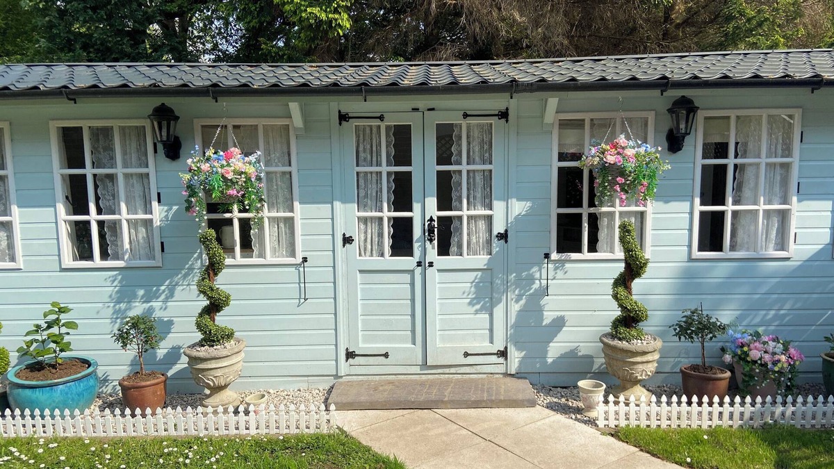 Holywell Cottage | TY HAFAN, romantic, with a garden in Mostyn