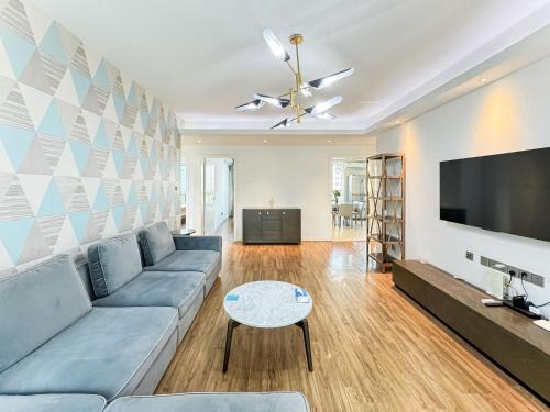 Wantiguan Apartment | Tyms 3bedroom 2Bathroom Apt Near Shanghai Stadium Line 1&4