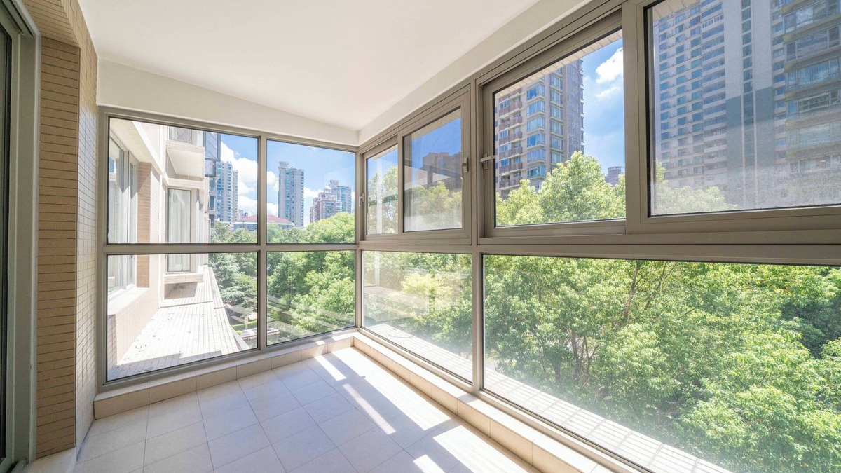 Xujiahui Bed & Breakfast | Tyms Stylish 3BR 2BA Apt Xujiahui Metro