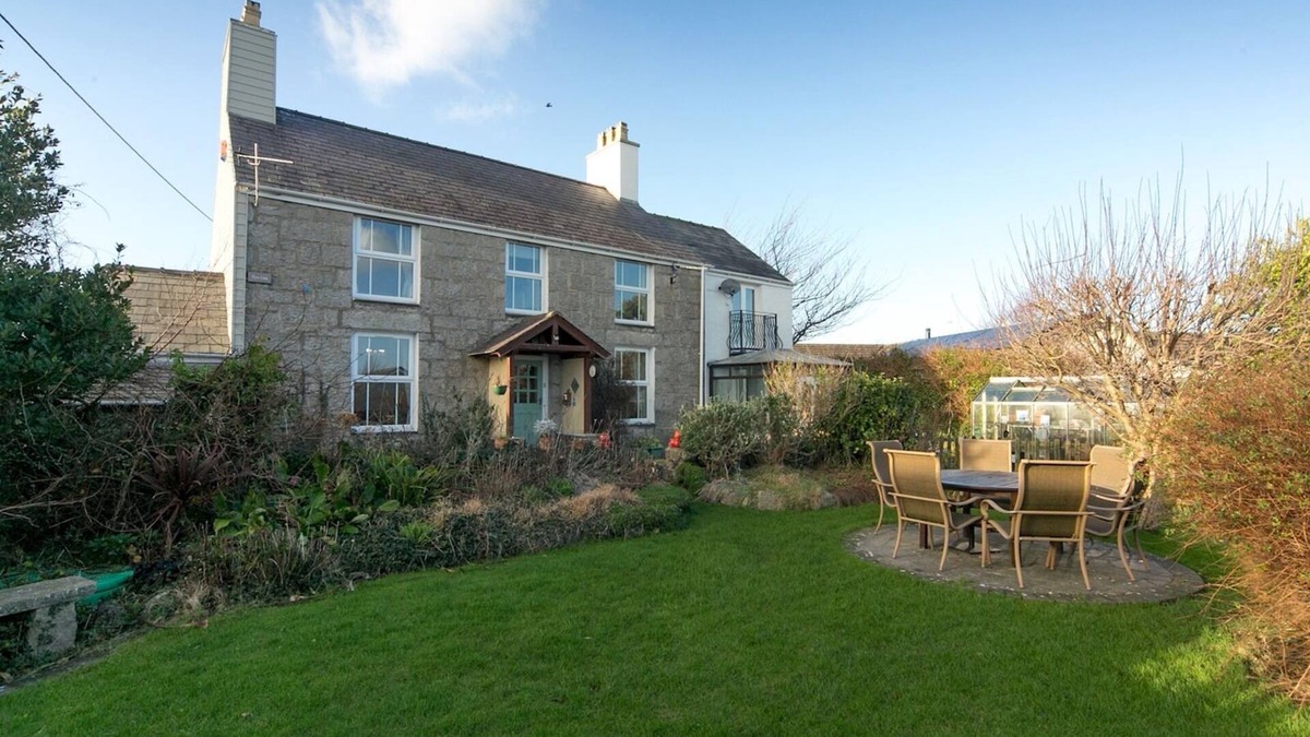 Moelfre House | Tyn Lon, Moelfre, A Traditional Welsh Home By The Coast | Pass the Keys