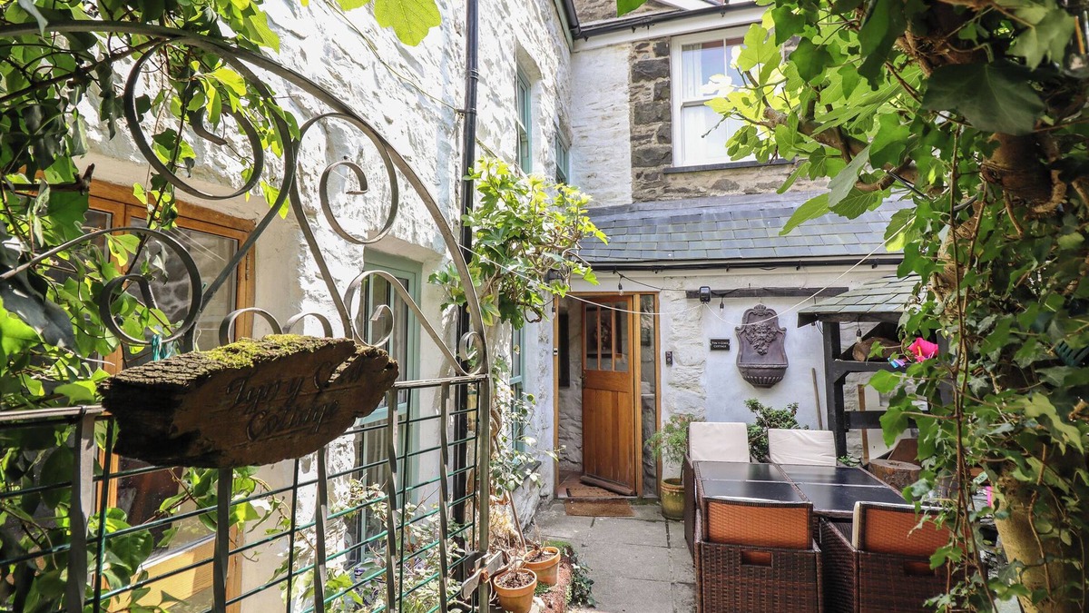 Barmouth Cottage | Tyn Y Coed Cottage