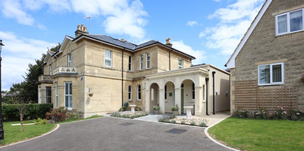 Bath House | Tyndall Villa Boutique B&B