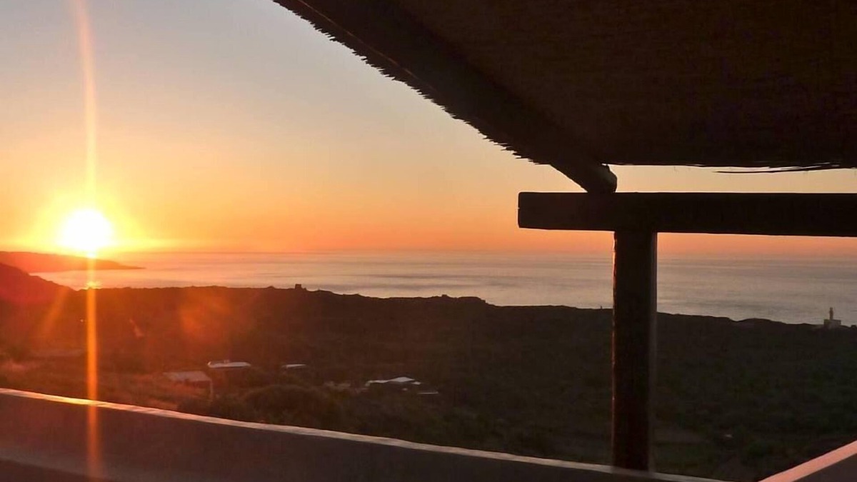 Pantelleria House | Typical dwelling- Gorgeous dammuso with a dreamy view