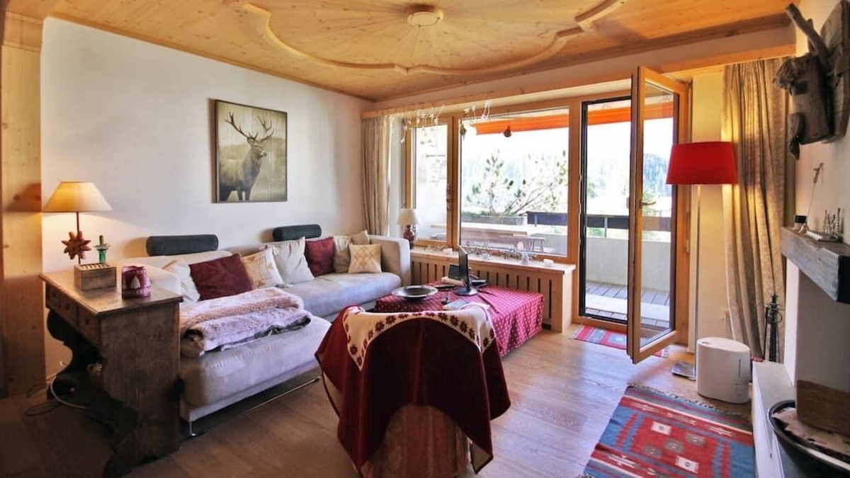 Champfer Apartment | Typical Engadine house in a comfortable condominium with swimming pool