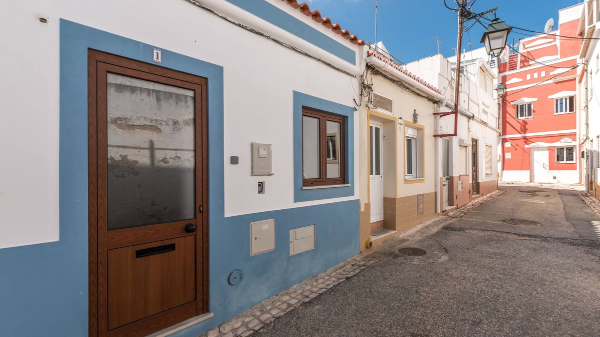 Alvor House | Typical house downtown Alvor