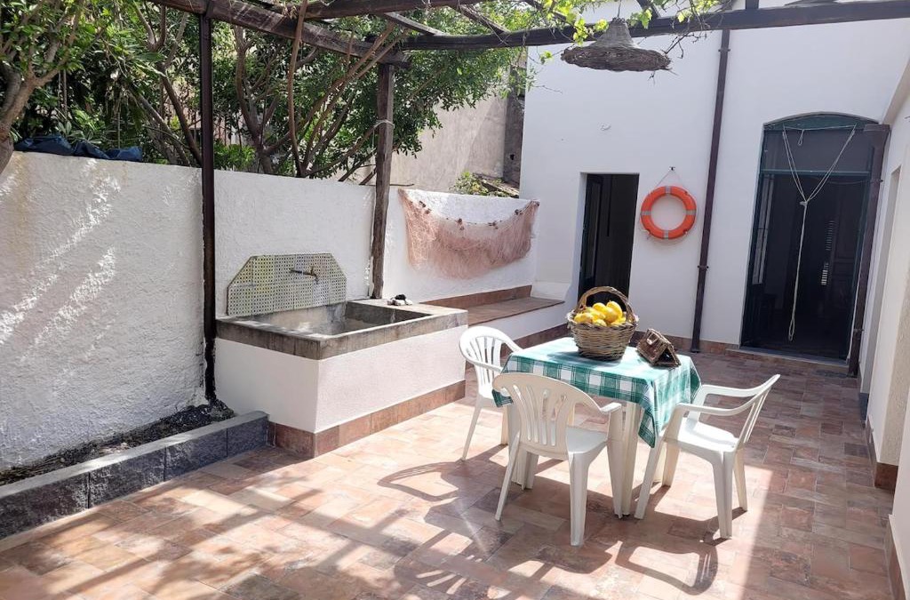 Carruba House | Typical house in a Sicilian village