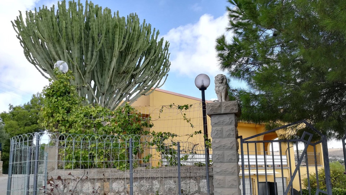 Porto Empedocle Apartment | Typical Sicilian country house surrounded by olive trees and vineyards