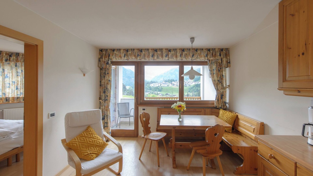 San Martino in Badia Apartment | Tyrolean style three-room apartment
