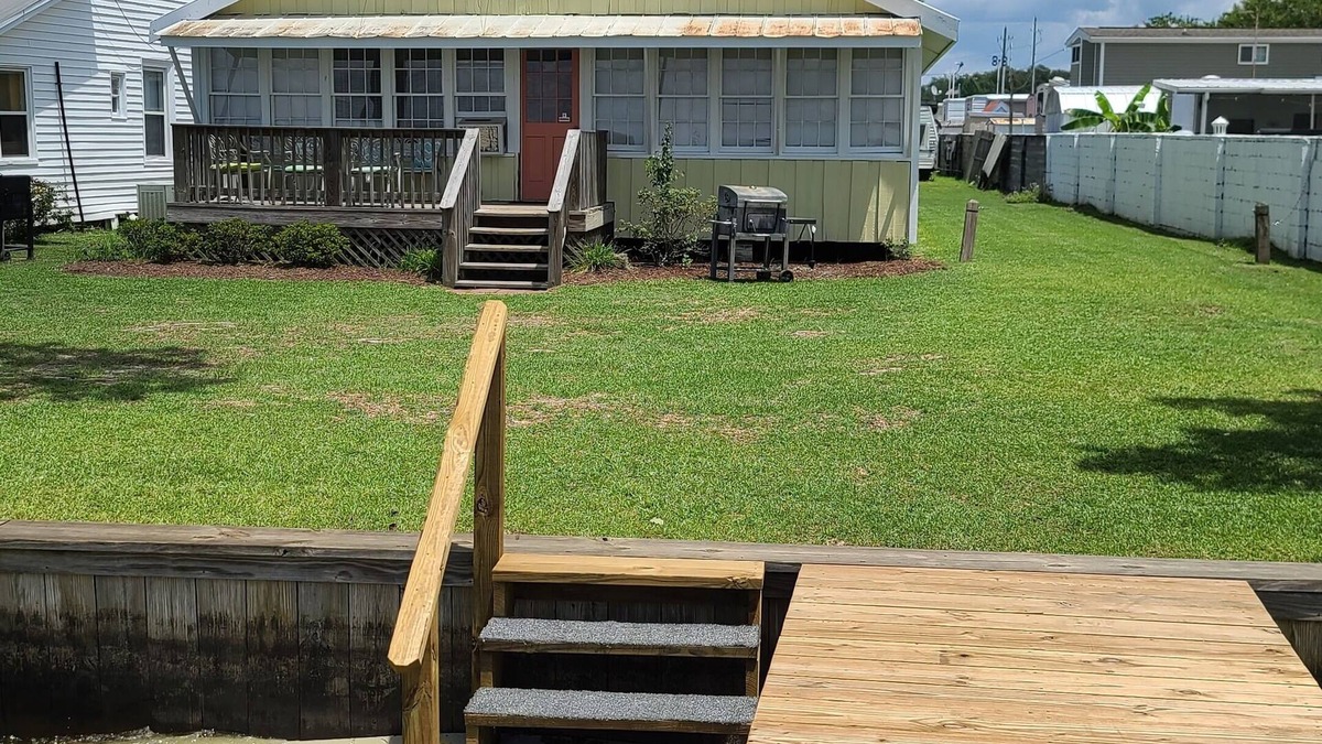 Elizabethtown Cottage | Tyson's Bungalow, the Spacious 5-bedroom cottage in White Lake
