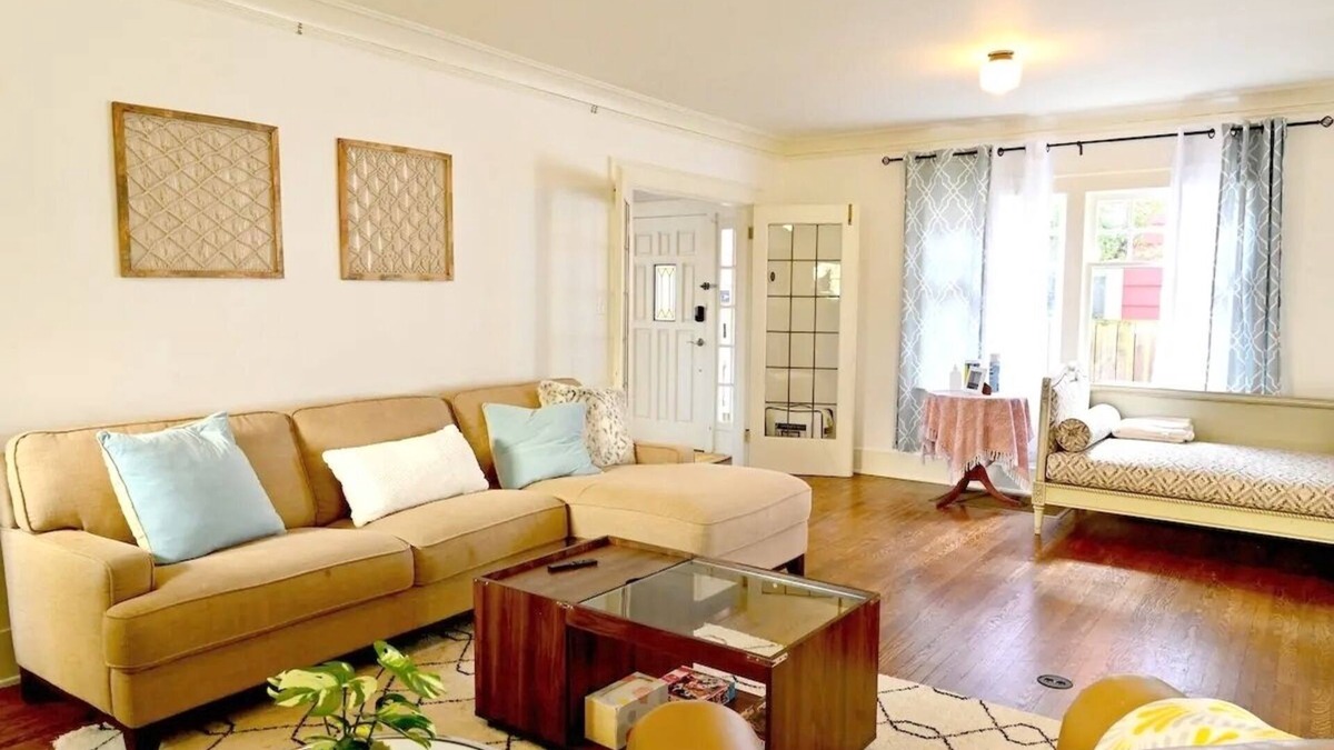 University District House | U-District Warmth 8 mins walk from UW