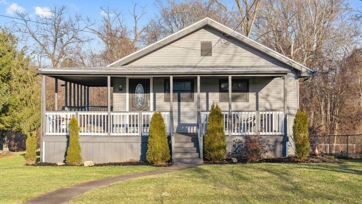 Plum House | U.S open Oakmont home! 4 minutes away! Walking distance!