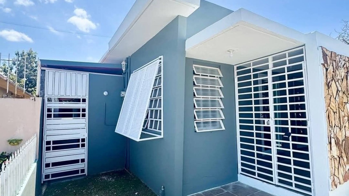 Puerto Nuevo Apartment | Uber to Bad Bunny Concert! Modern Studio near Choli