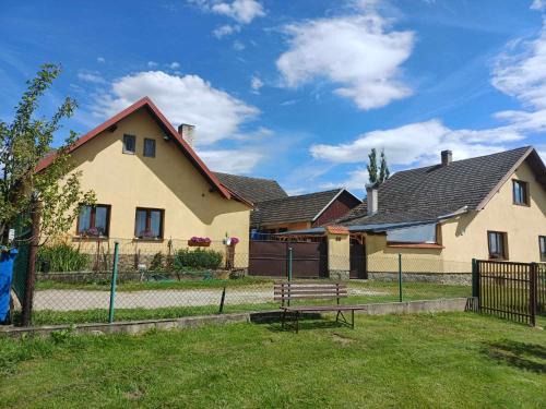 Cernovice House | Ubytování Dobešov