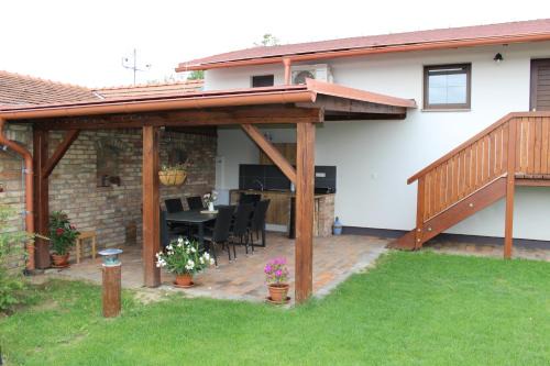 Novy Poddvorov House | Ubytování Vinohrádky