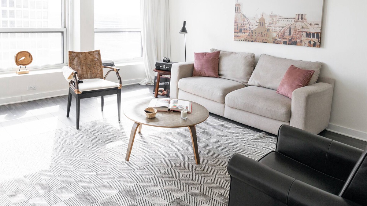 Indian Village Apartment | UChicago, Shops + Eats, Lake | Gym + W&D | Zencity