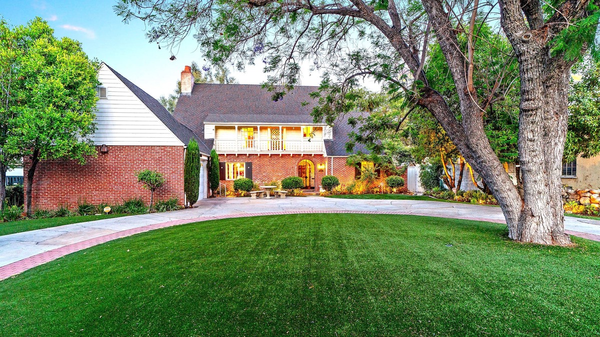 North Arroyo House | UCLA vs New Mexico Footbal Game Promo- Rose Bowl Mansion 5 min Walk to the Game