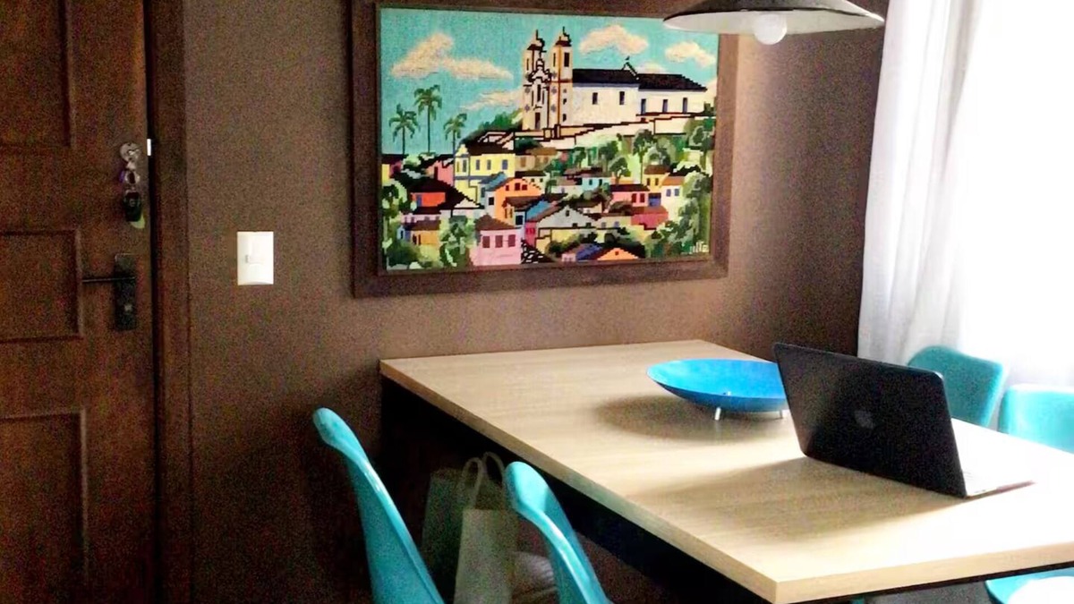Alto da Rua Quinze Apartment | UFPR Central, Clinics and Couto Pereira with garage.