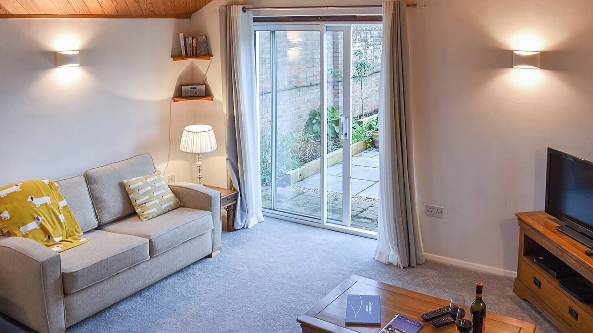 Littlehampton Cottage | UKC4173 The Cottage by the Sea Annexe