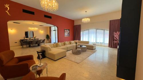 Al Danah Apartment | Ultimate 5BR Retreat in Al Danah