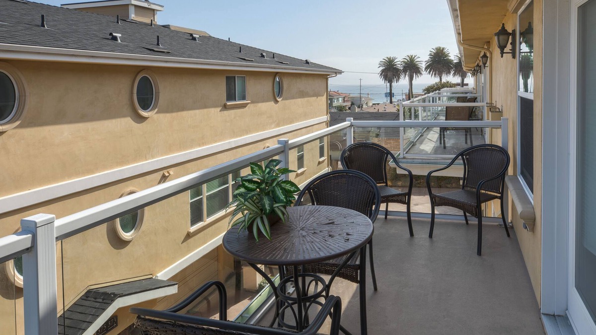 Downtown Condo | Ultimate Beach Getaway