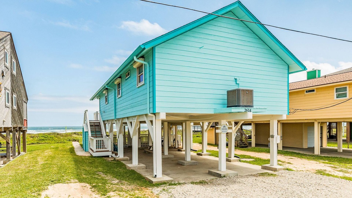Freeport House | Ultimate | Beachfront | Large Deck | Pet Paradise