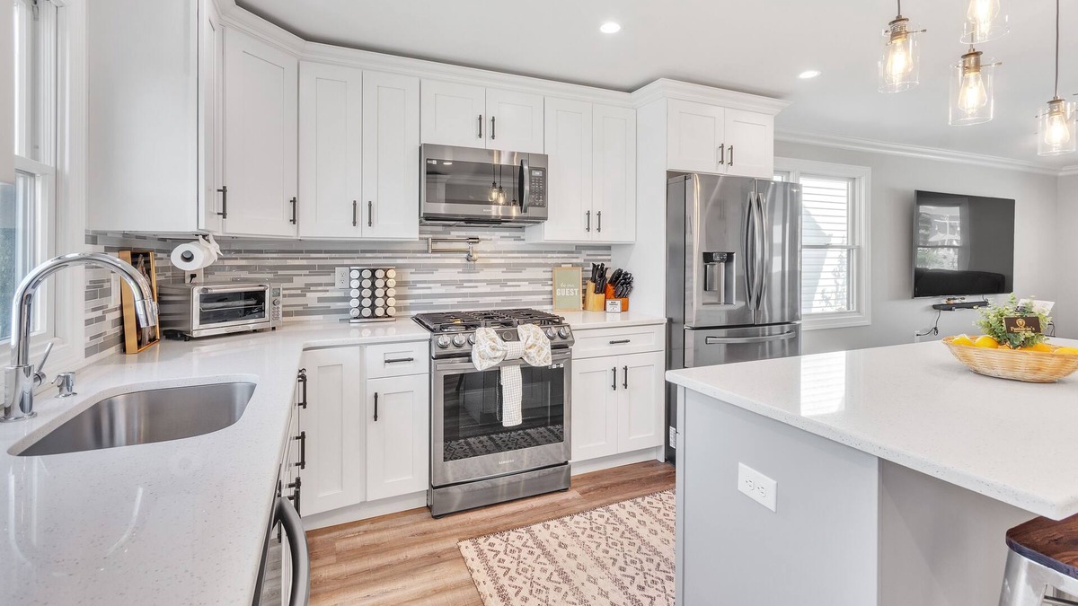 Lake Como House | Ultimate Belmar Beach Getaway - Sleeps 10 by RedAwning