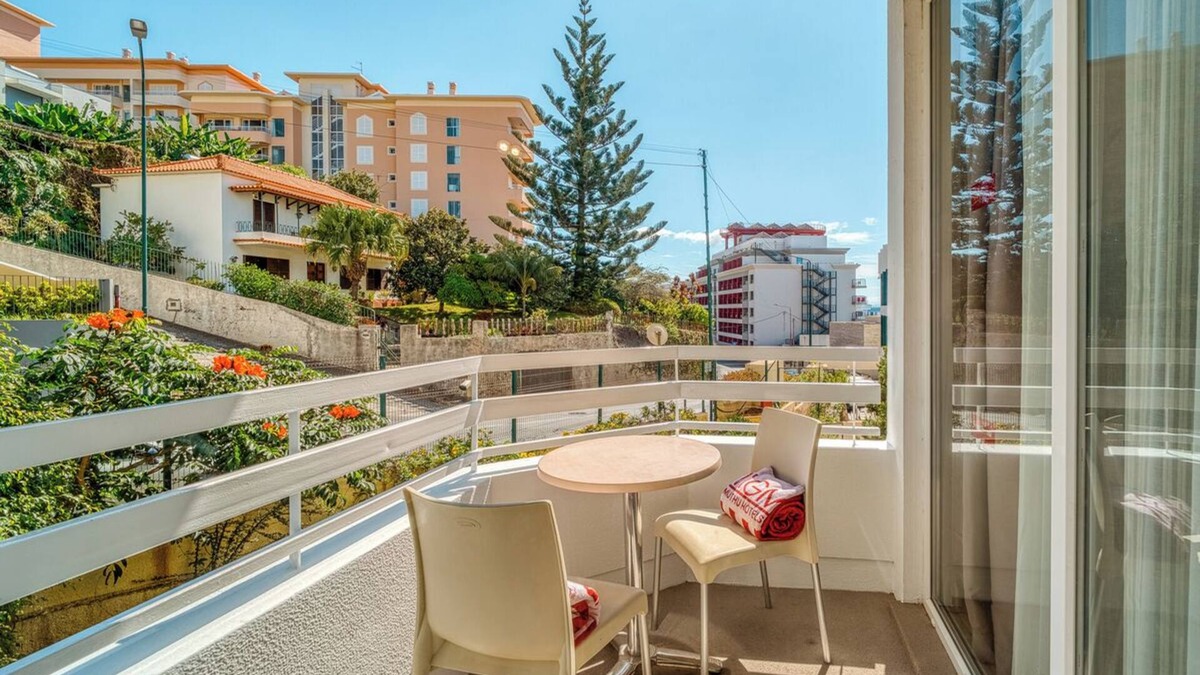 Sao Martinho Hotel | Ultimate Madeira Getaway! Garden View, Swimming Pool, Close to Lido Promenade