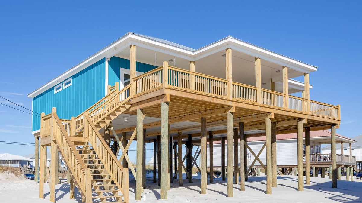 Dauphin Island House | Ultimate oceanfront getaway for large groups w/amazing views and sundeck