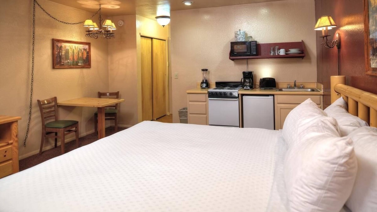 Kohls Ranch Resort | Ultimate Outdoor Getaway Unit! Near Sardine Point Day Use Area, Nature Setting
