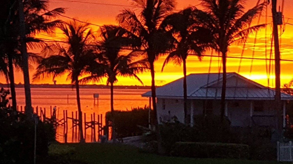 Ambersand Beach House | ULTIMATE PARADISE SUNRISE ON OCEAN in your backyard SUNSETS over Indian River