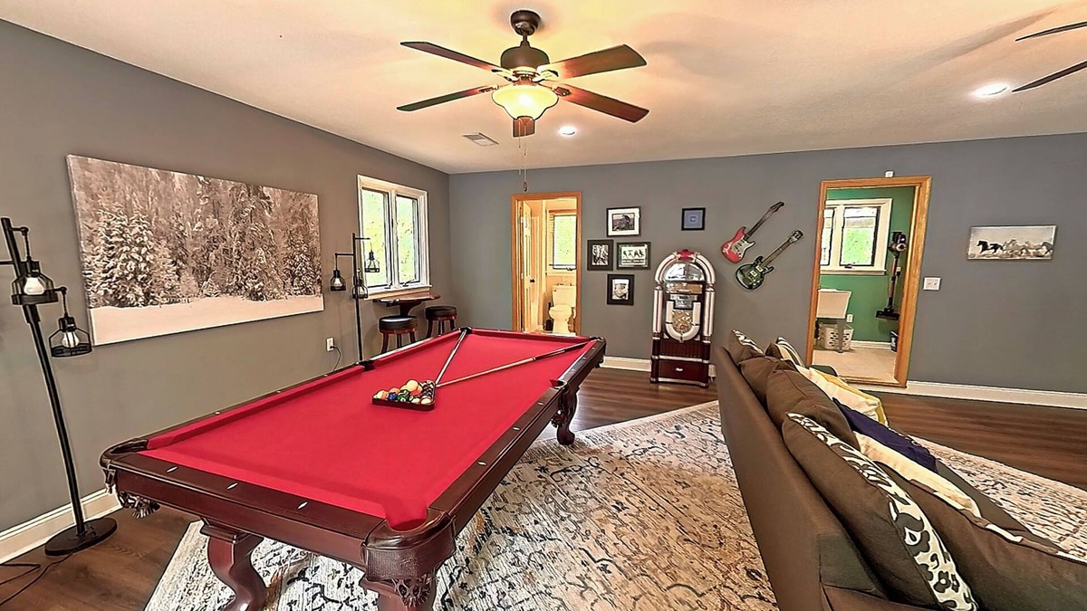Sevierville Villa | Ultimate Pigeon Forge Getaway 7-Bedroom Retreat Sleeps 20 in the Heart of It All