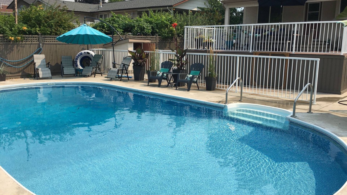 Okanagan-Similkameen House | Ultimate Pool House – 5 Kings, Near Beach and Wineries