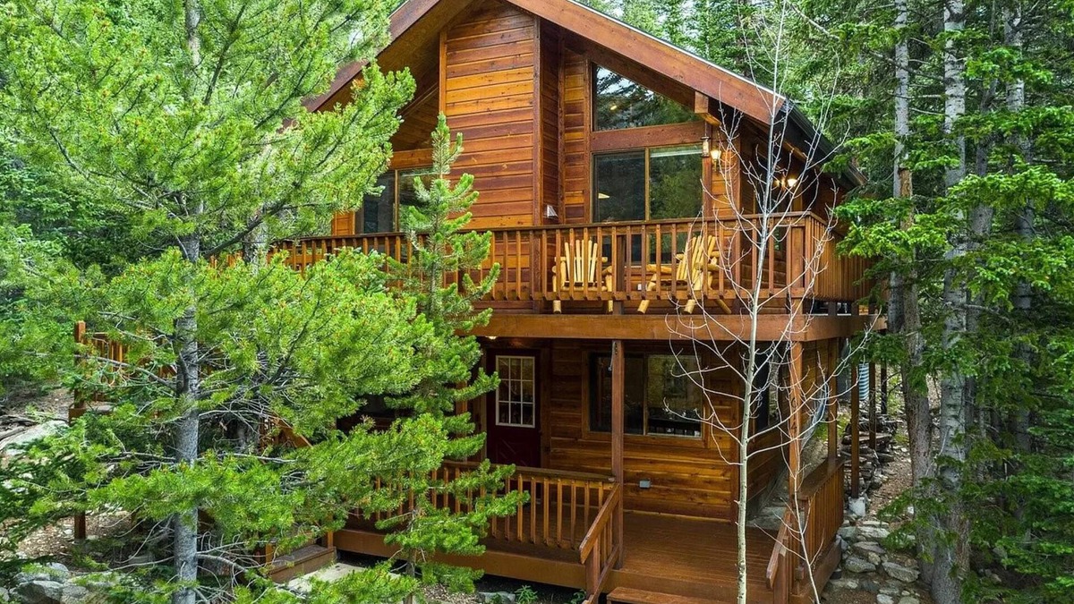 Saint Mary's Cabin | Ultimate Rocky Mountain Basecamp- Hiking, Fishing, Rafting