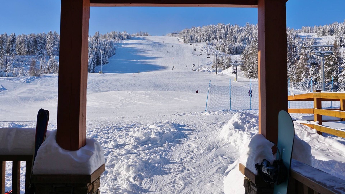 East Kootenay House | Ultimate Slope-Side Stay Ski-In/Out Hot Tub Stunning Mountain Views