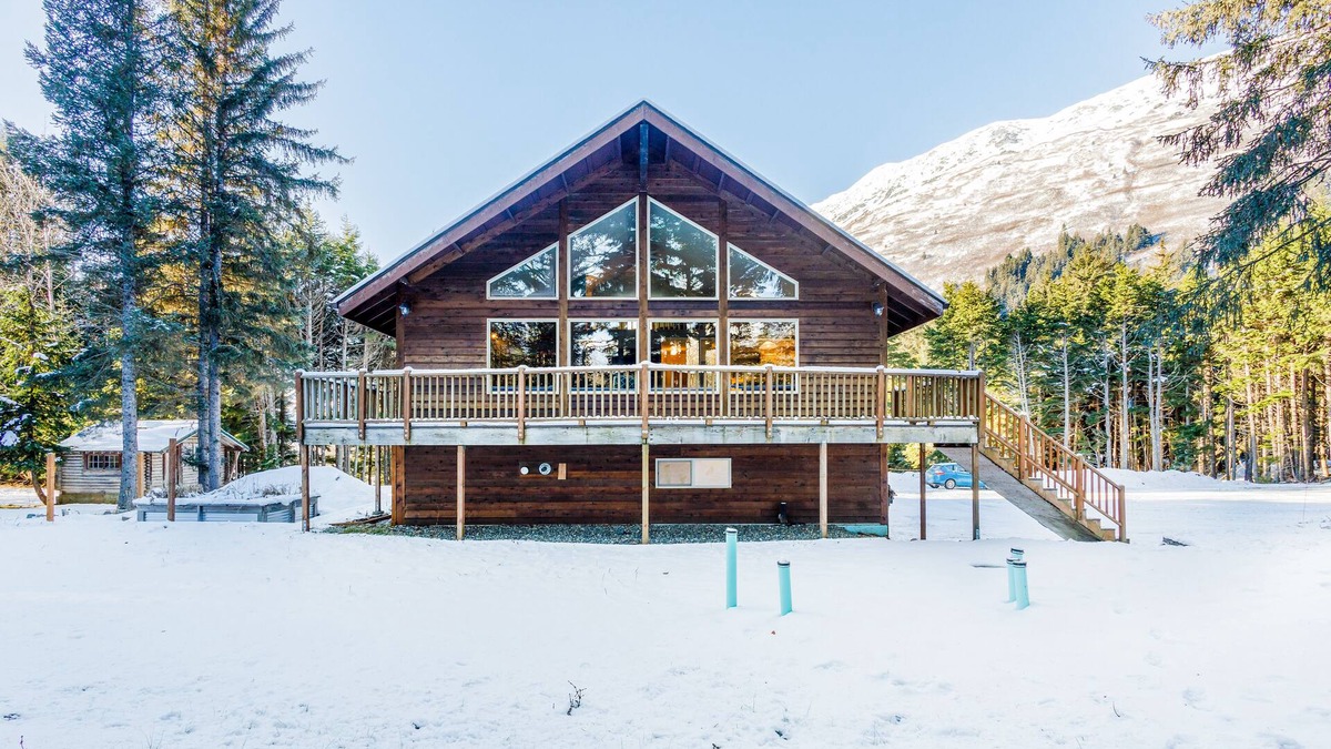 Girdwood House | Ultimate vacation retreat w/fireplace, gas grill, large yard, & firepit