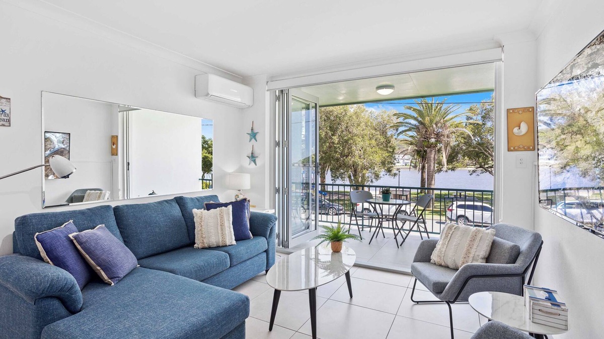 Palm Beach Apartment | Ultimate Waterfront Escape!