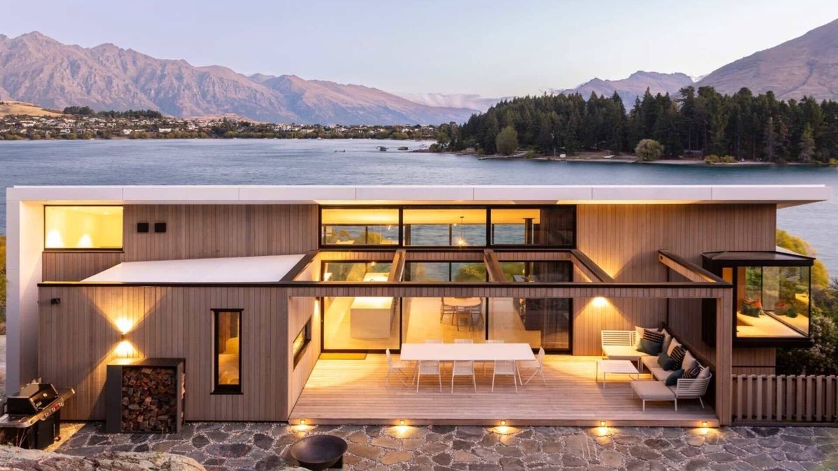Queenstown House | Ultra Modern Lakefront Villa by MajorDomo - Flat walk to town centre