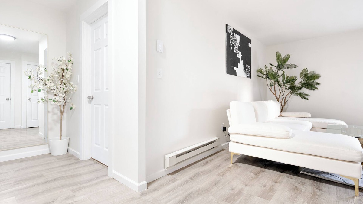 White Plains House | Ultra-Modern Luxe Sleek & Stunning Stay