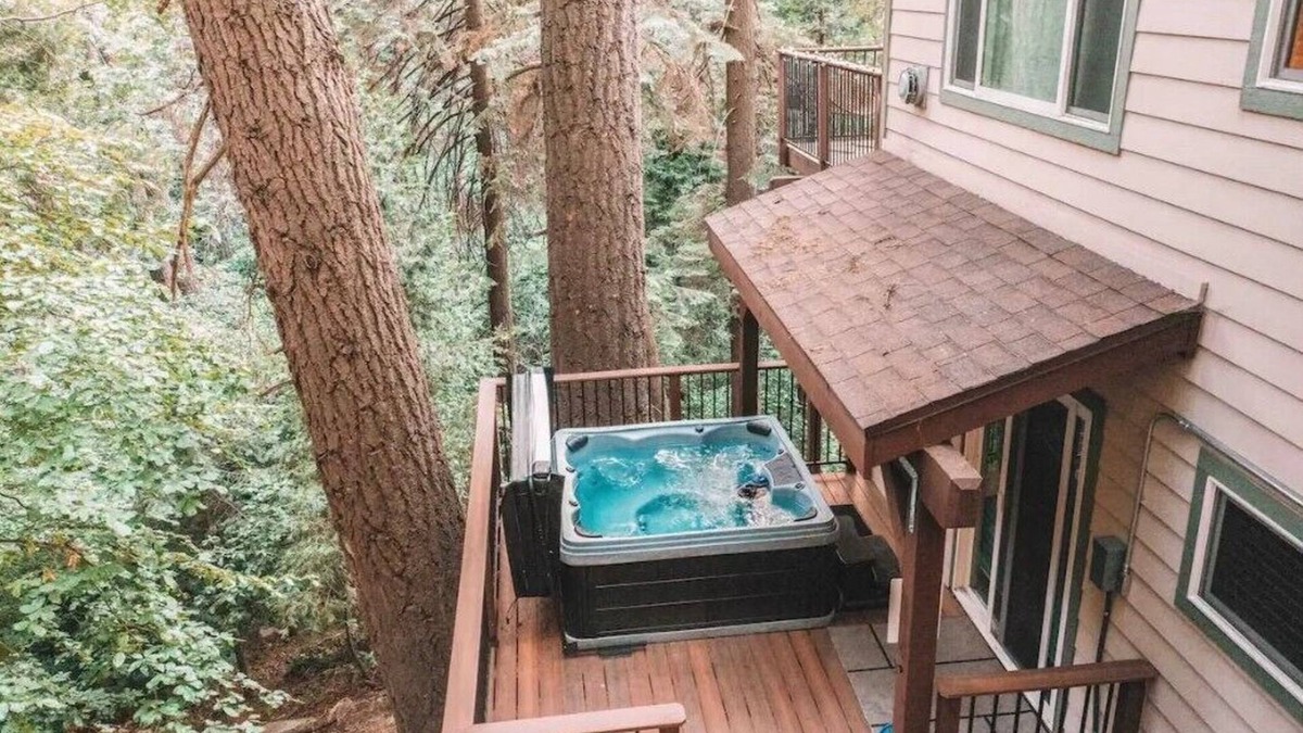 Lake Arrowhead Cabin | Ultra Private Treehouse with SPA 1 mile to from the Village